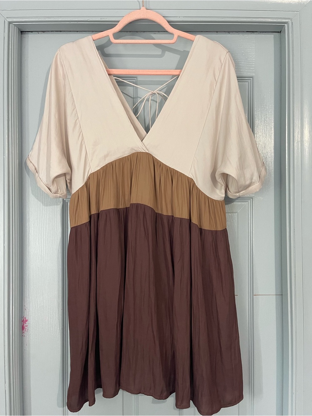 Colorblock V-Neck Short Sleeve Romper in Cream, Tan & Brown